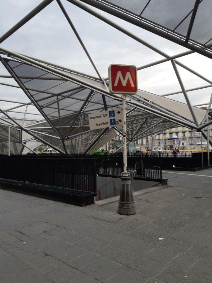 Metropolis Stazione Centrale Неаполь Экстерьер фото